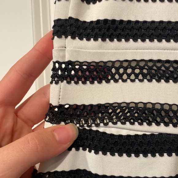 Striped bodycon dress with mesh details - Picture 3 of 5